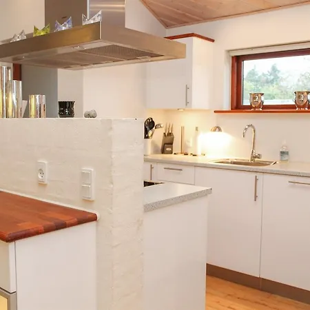 Holiday home Four-bedroom Holiday In Hals